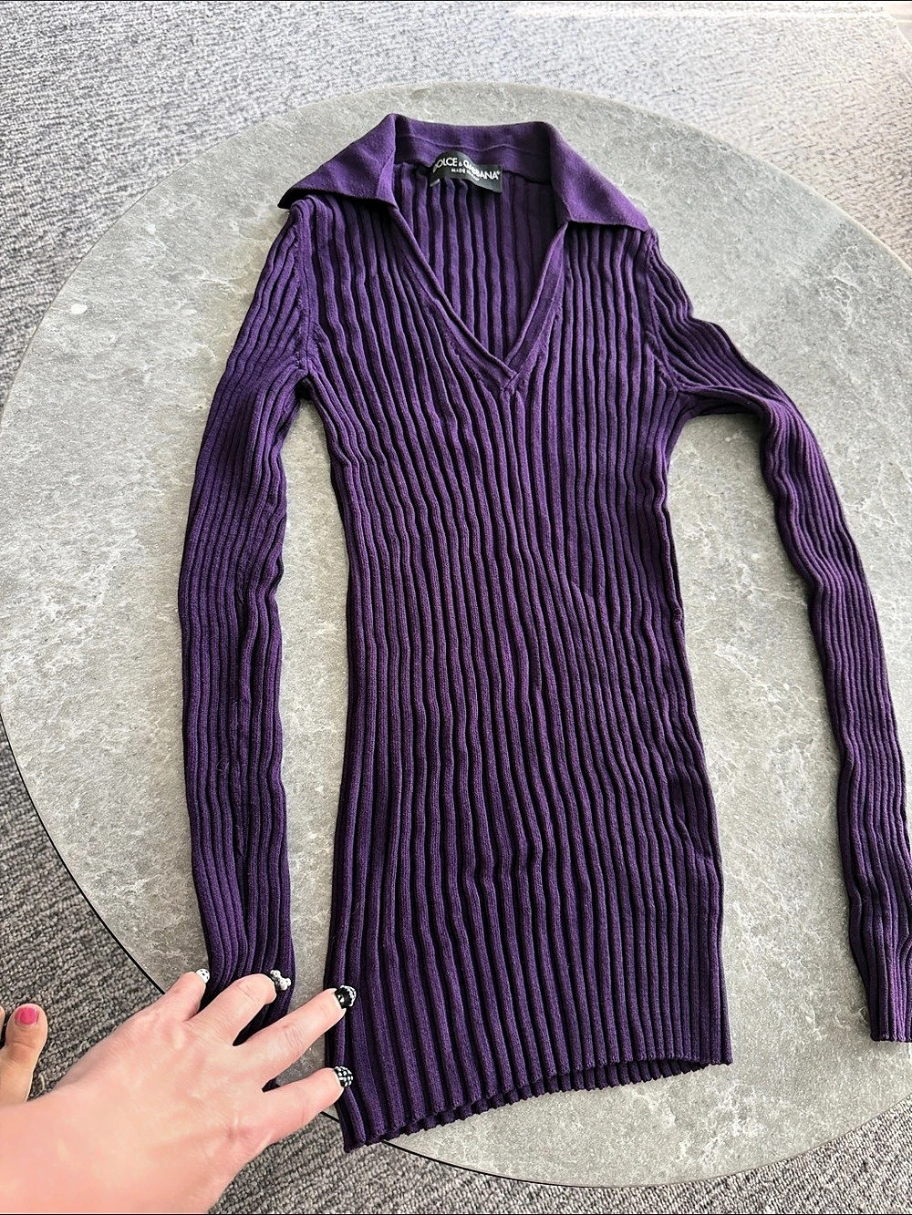 Dolce & Gabbana Ribbed V-Neck Purple Sweater